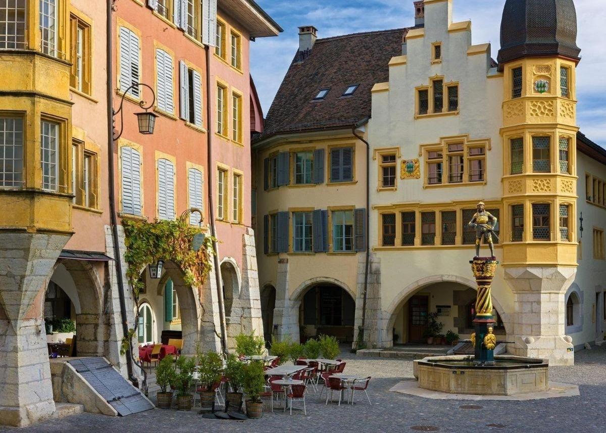 Haus De Philosophe Et Compositeur Rousseau Biel Exterior photo